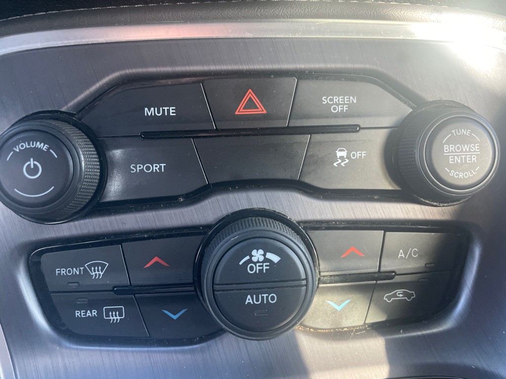 2018 Dodge Challenger Image 18