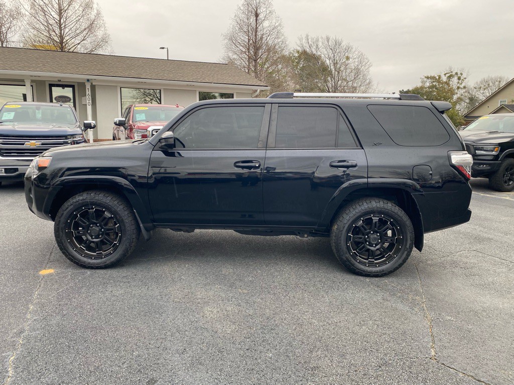 2019 Toyota 4Runner Image 3