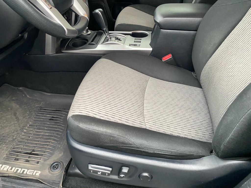 2019 Toyota 4Runner Image 32