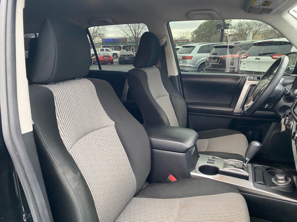 2019 Toyota 4Runner Image 39