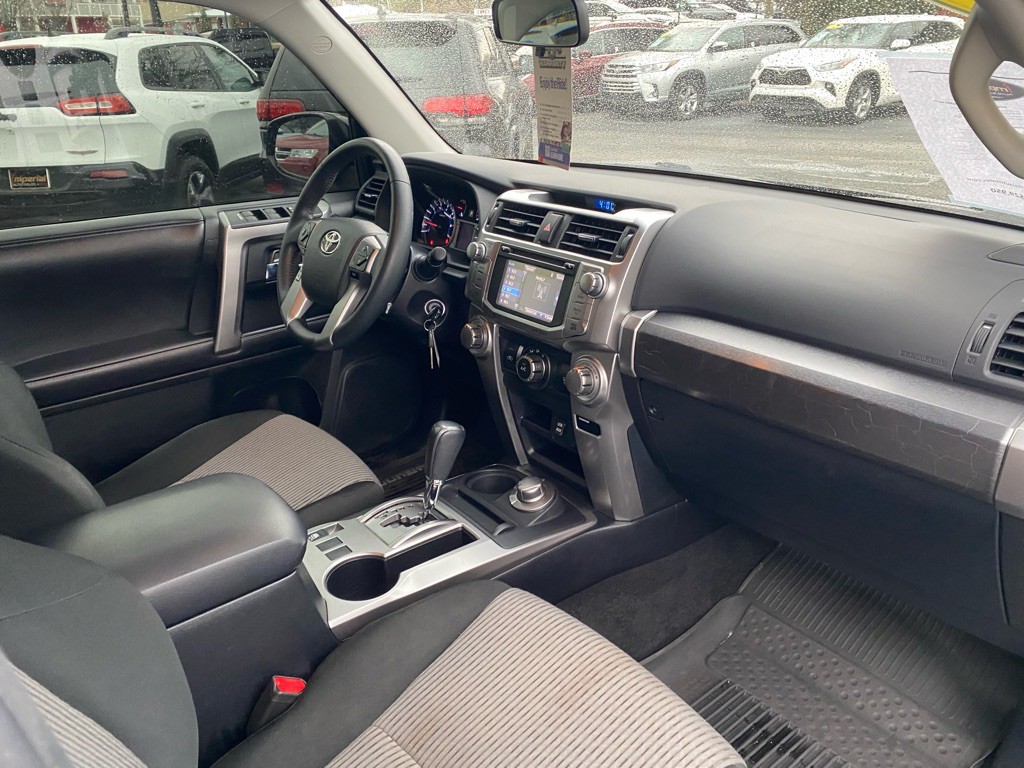 2019 Toyota 4Runner Image 40