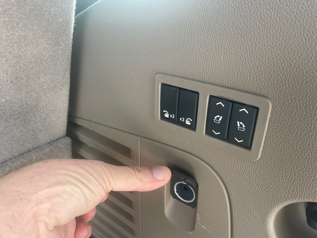 2016 Chevrolet Tahoe Image 17