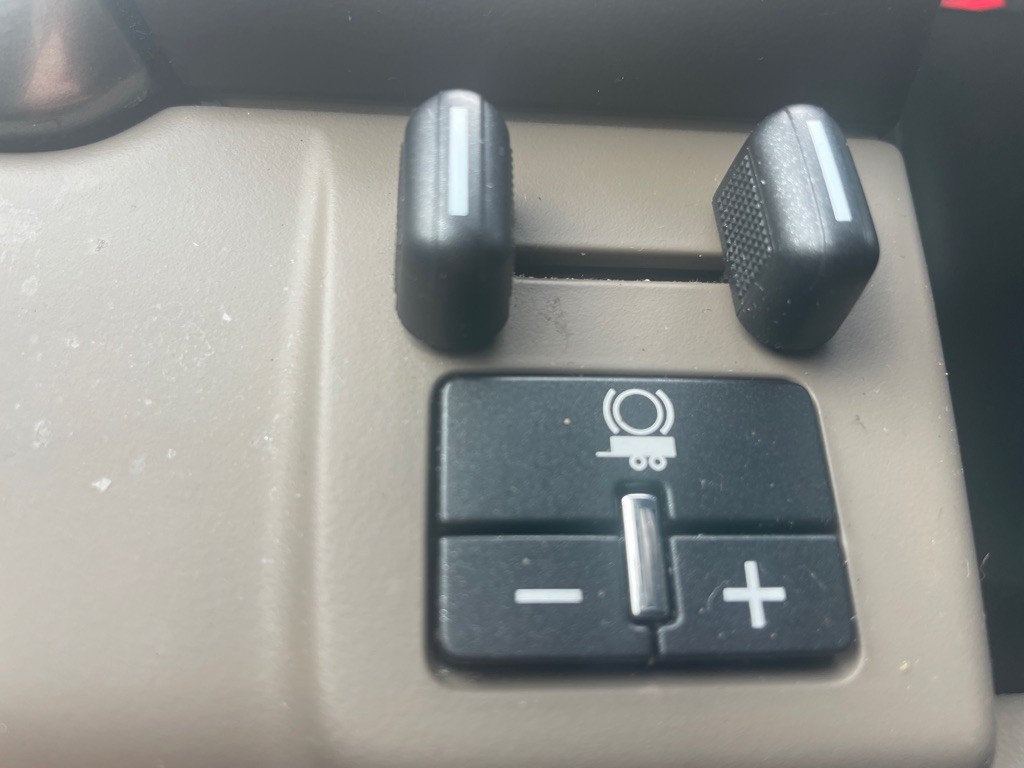 2016 Chevrolet Tahoe Image 28