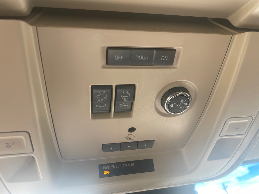 2016 Chevrolet Tahoe Image 37