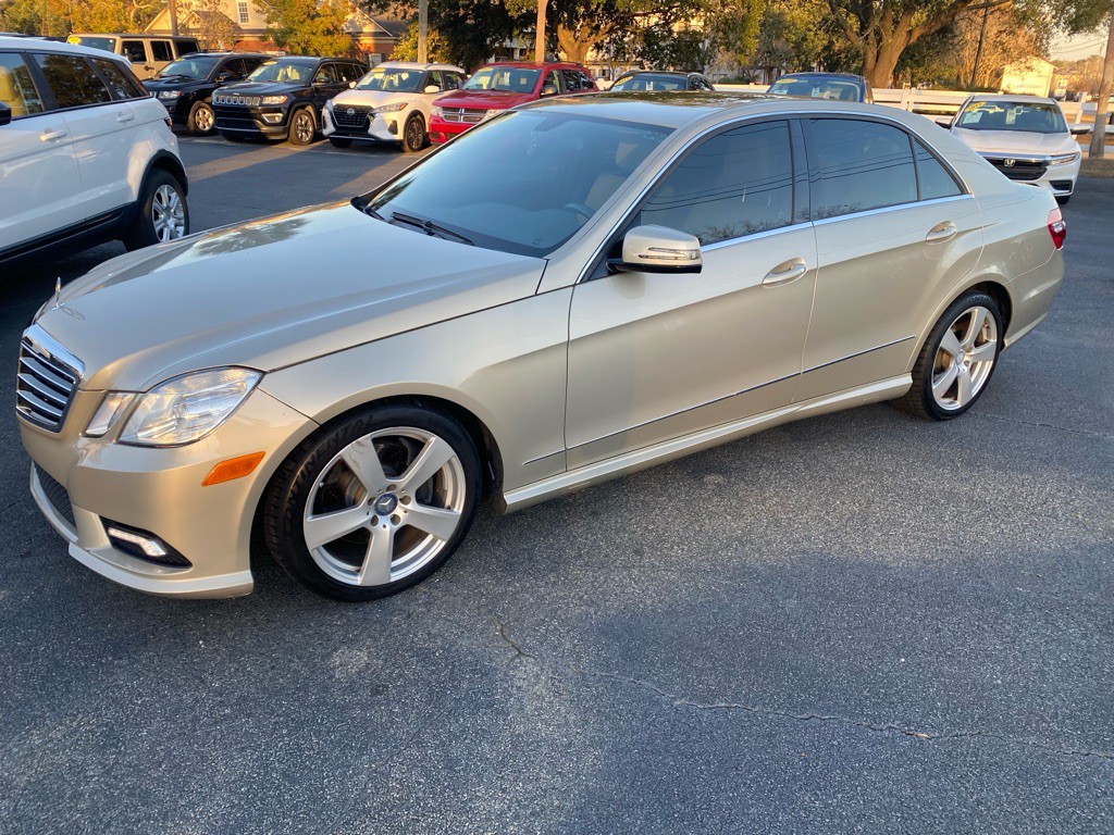 2011 Mercedes-Benz E-Class Image 1
