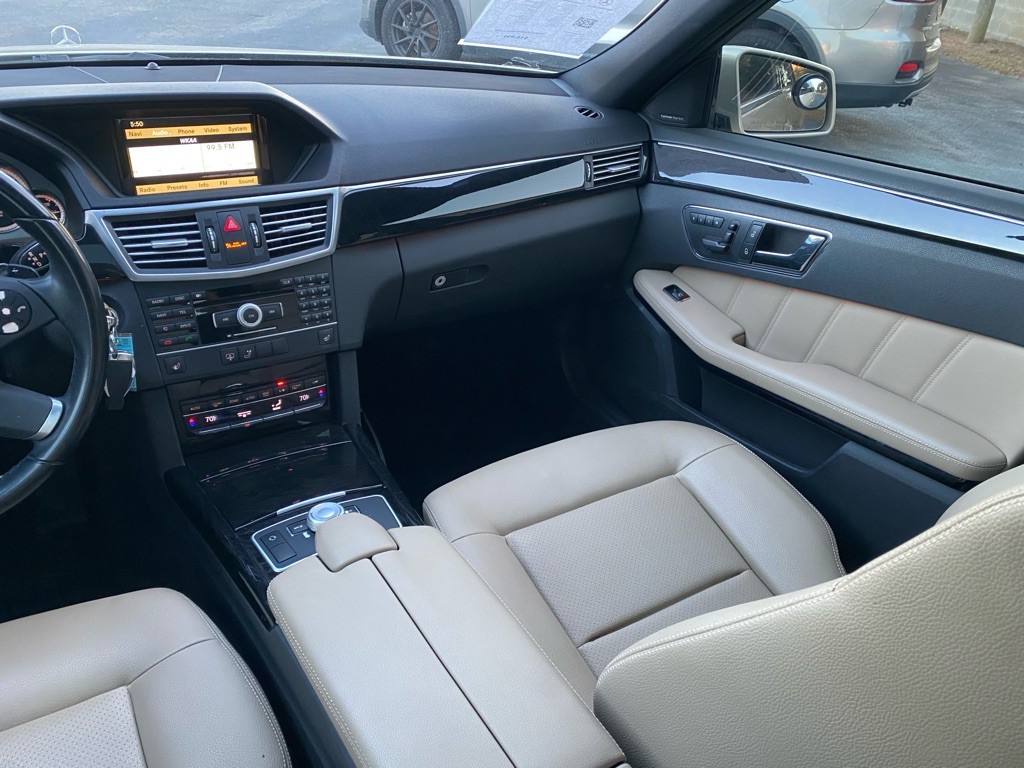 2011 Mercedes-Benz E-Class Image 16