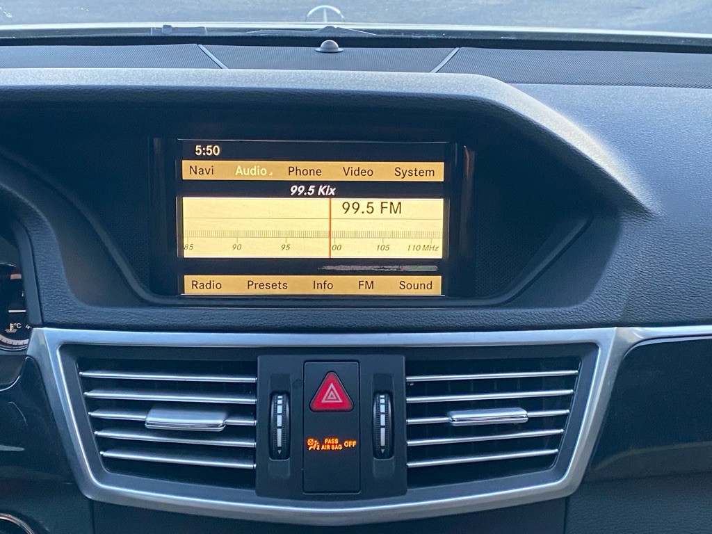 2011 Mercedes-Benz E-Class Image 21