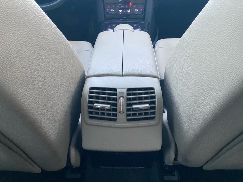 2011 Mercedes-Benz E-Class Image 30