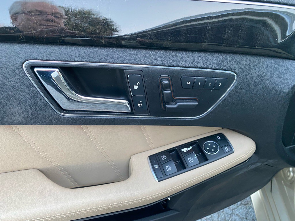 2011 Mercedes-Benz E-Class Image 35