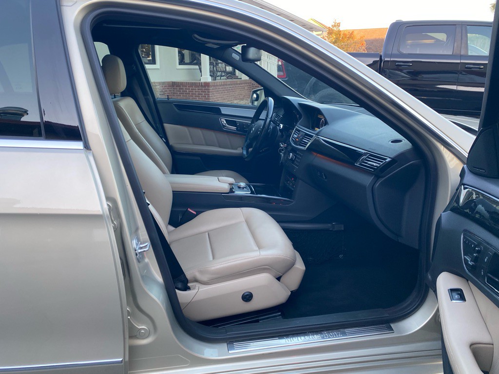 2011 Mercedes-Benz E-Class Image 38