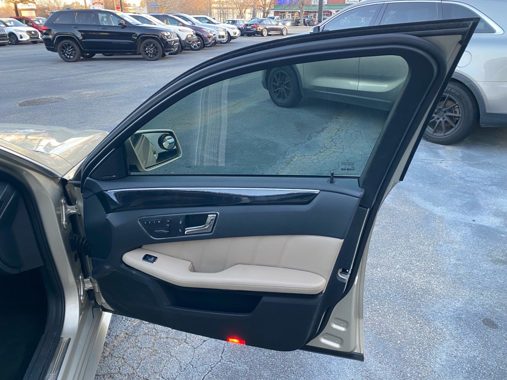 2011 Mercedes-Benz E-Class Image 43