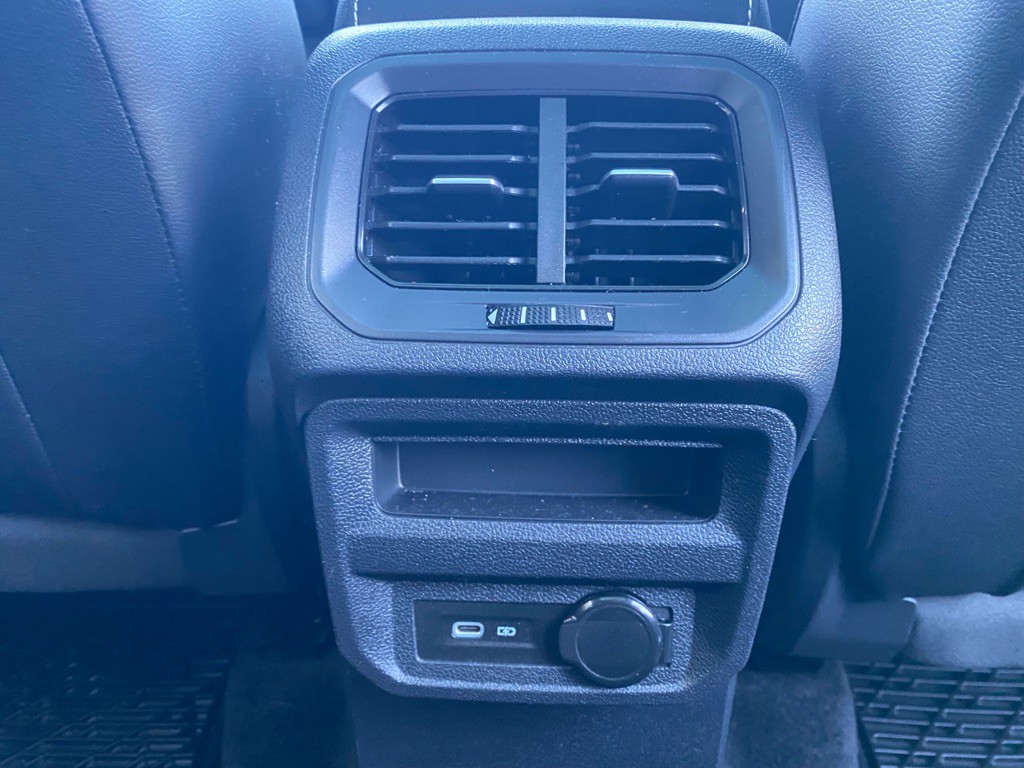 2021 Volkswagen Tiguan Image 52