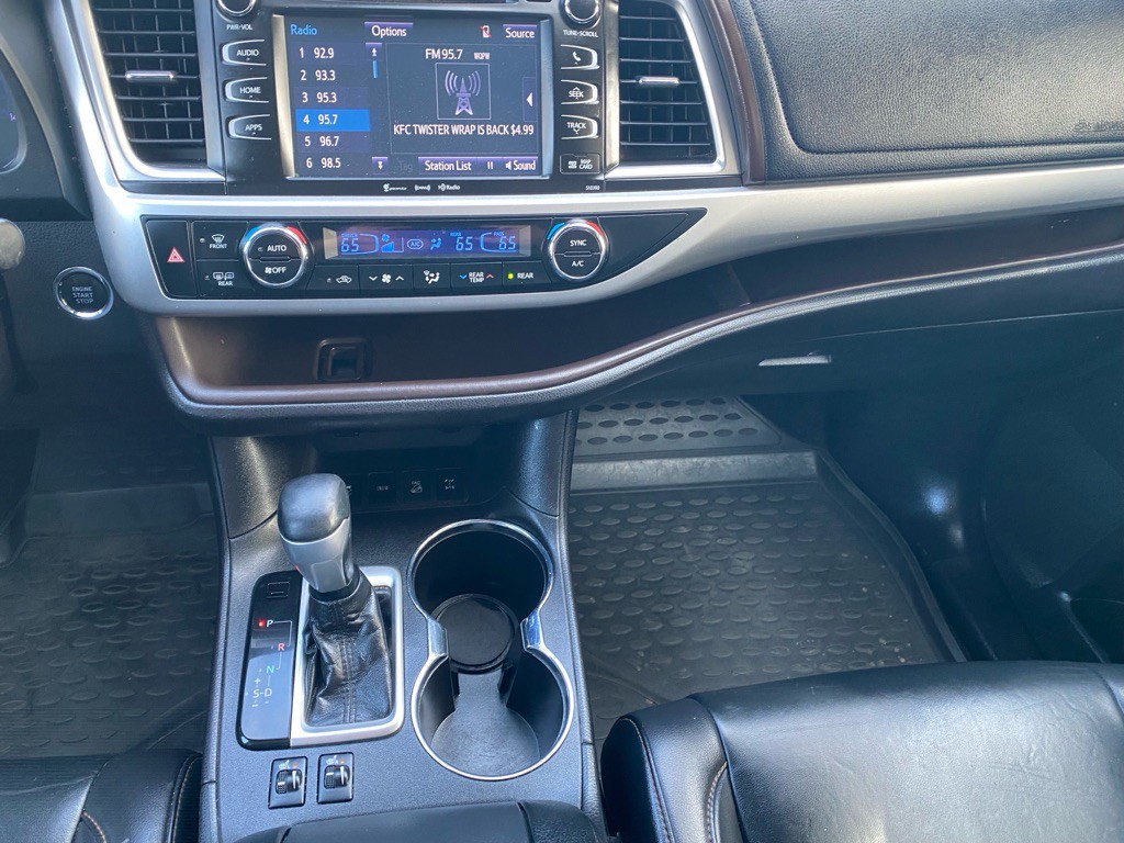 2019 Toyota Highlander Image 24