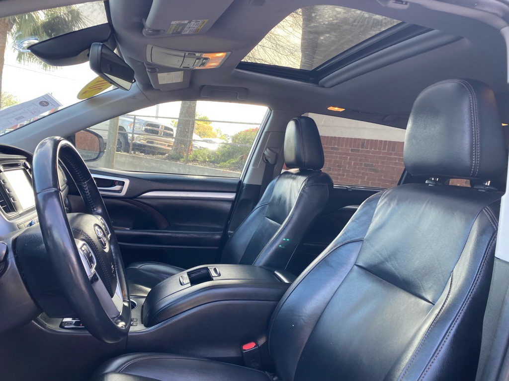 2019 Toyota Highlander Image 32