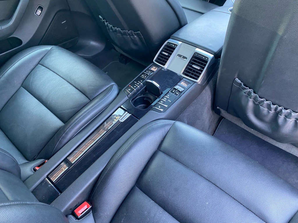 2016 Porsche Panamera Image 51