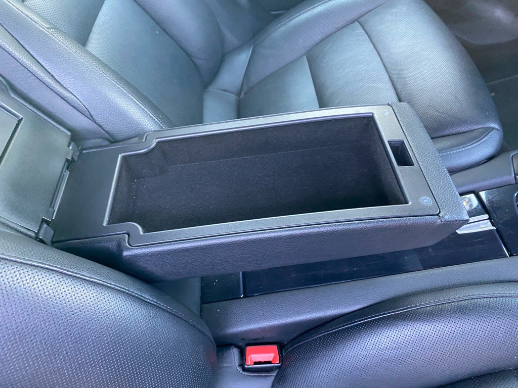 2016 Porsche Panamera Image 57