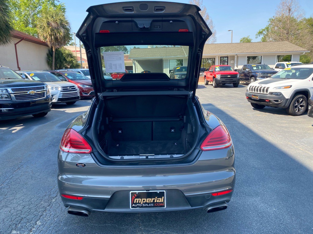 2016 Porsche Panamera Image 58