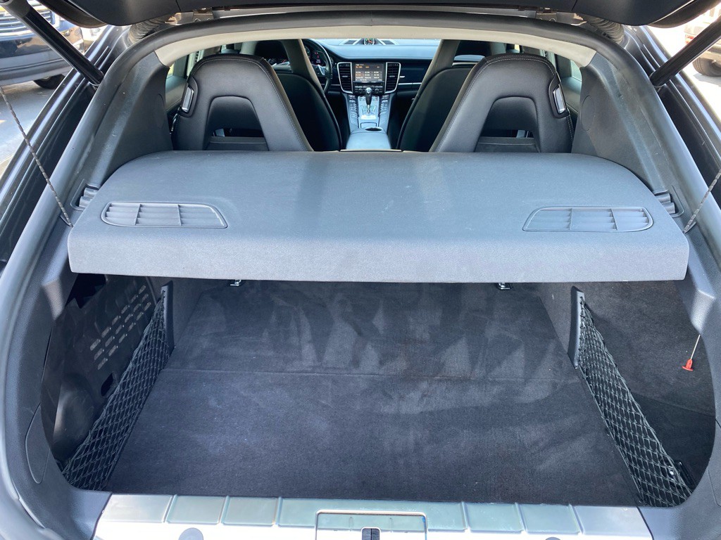 2016 Porsche Panamera Image 62