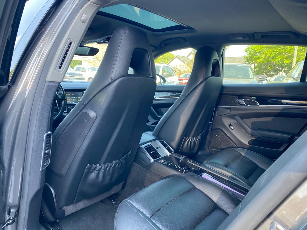 2016 Porsche Panamera Image 67