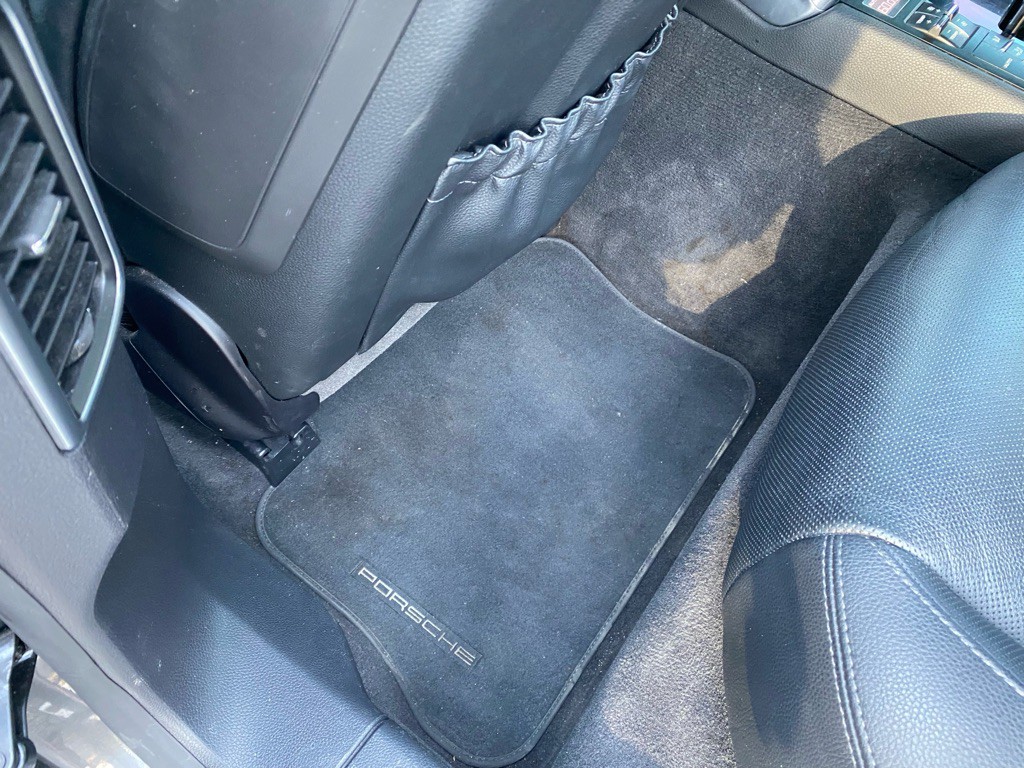 2016 Porsche Panamera Image 71