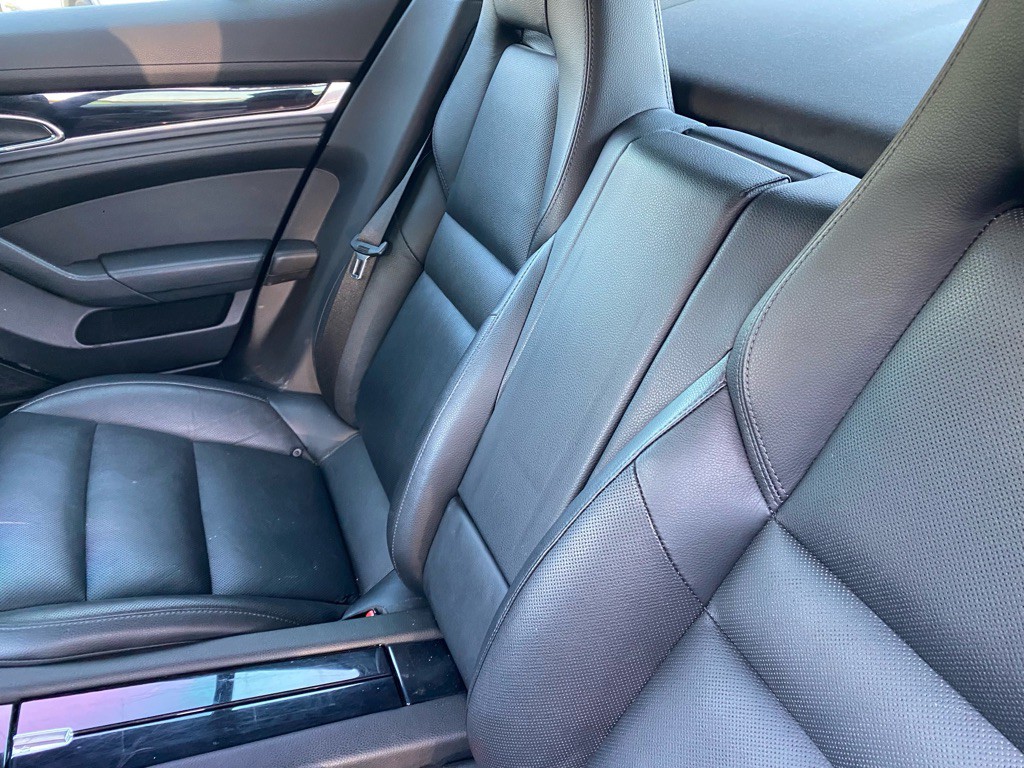 2016 Porsche Panamera Image 73