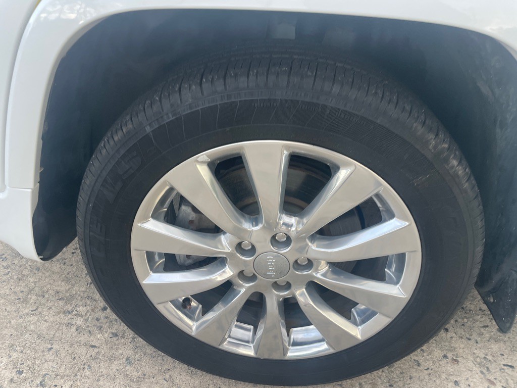 2017 Jeep Cherokee Image 10