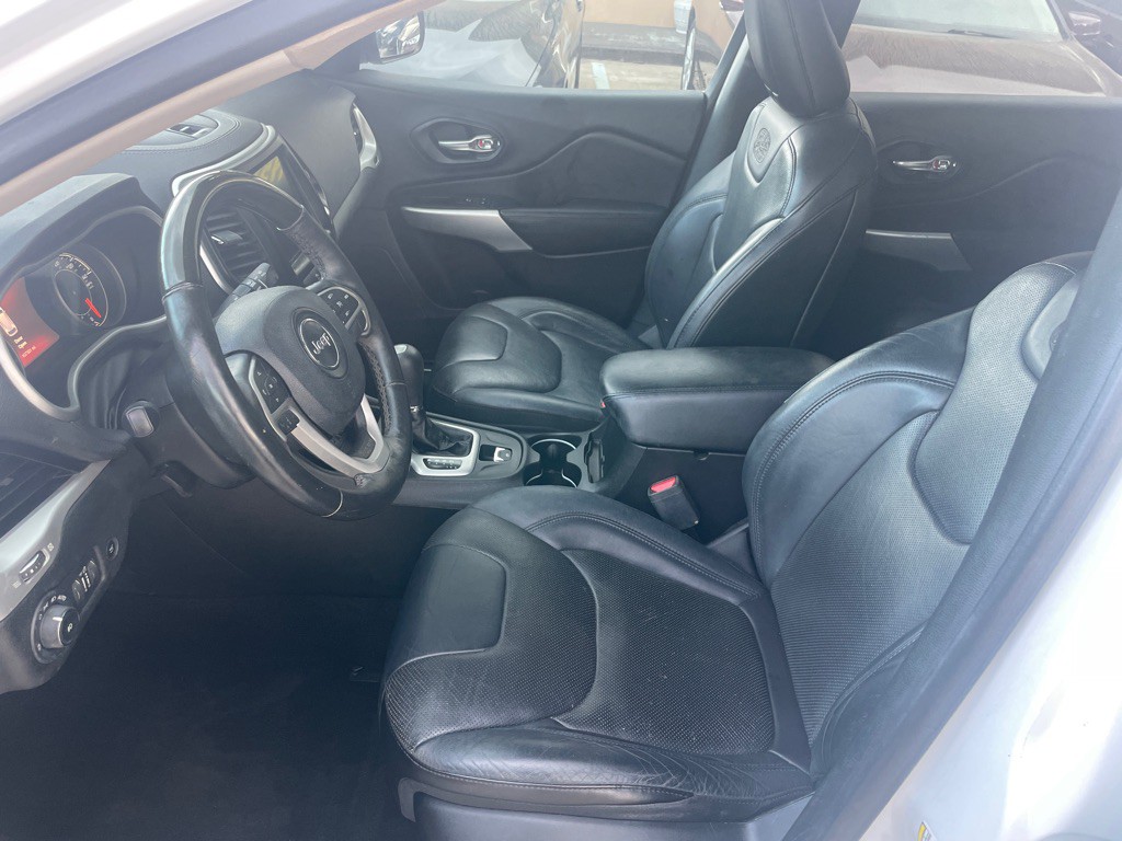 2017 Jeep Cherokee Image 13