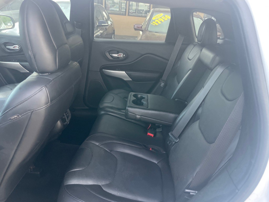 2017 Jeep Cherokee Image 14