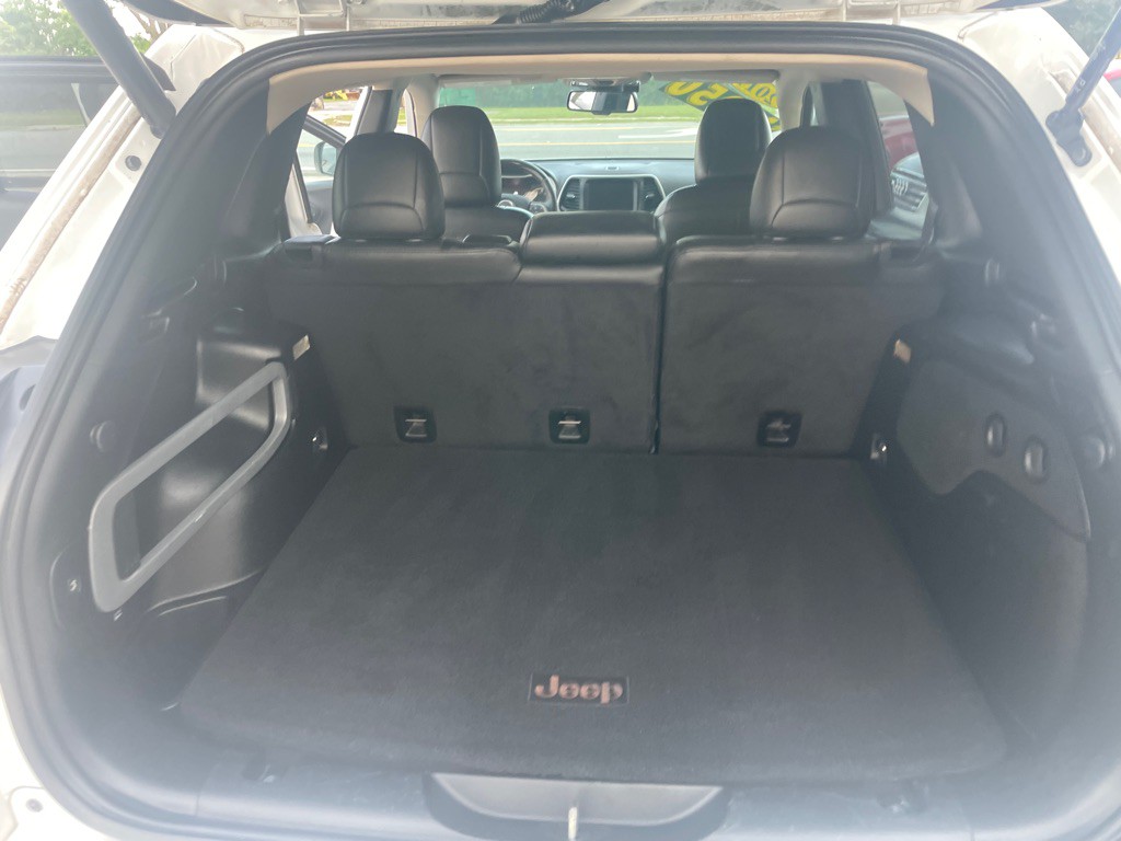 2017 Jeep Cherokee Image 15