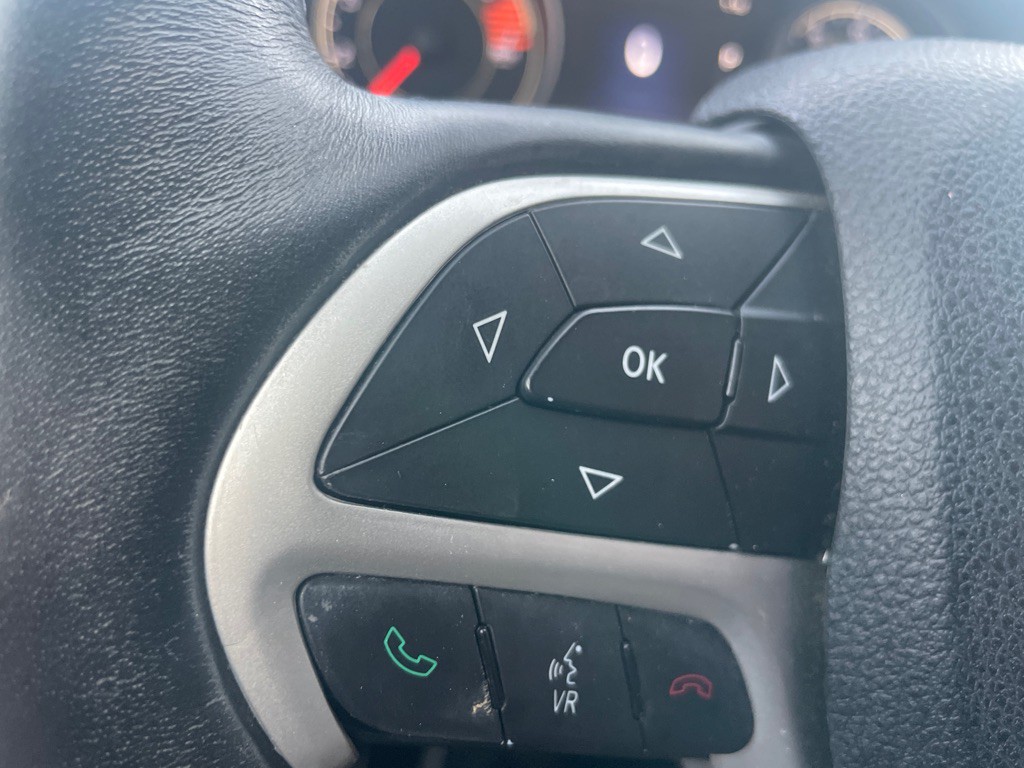 2017 Jeep Cherokee Image 22