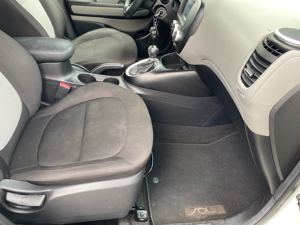 2016 Kia Soul Image 34