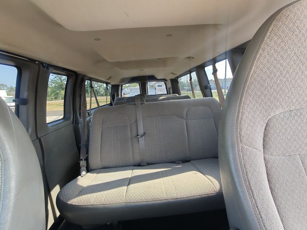 2014 Chevrolet Express Image 20