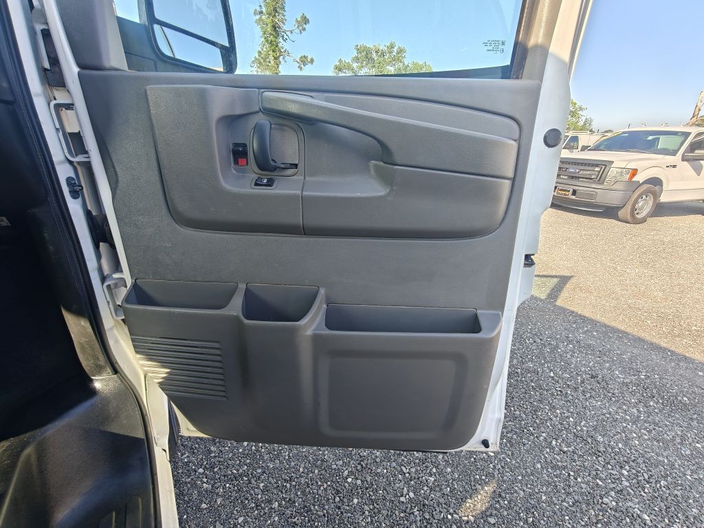 2014 Chevrolet Express Image 21