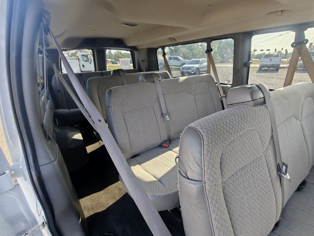 2014 Chevrolet Express Image 27