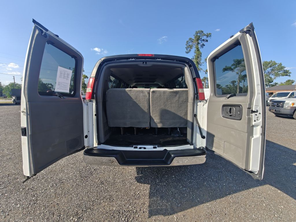 2014 Chevrolet Express Image 28