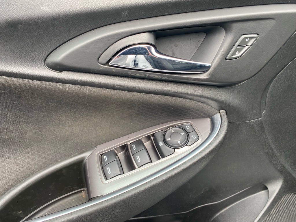 2020 Chevrolet Malibu Image 32
