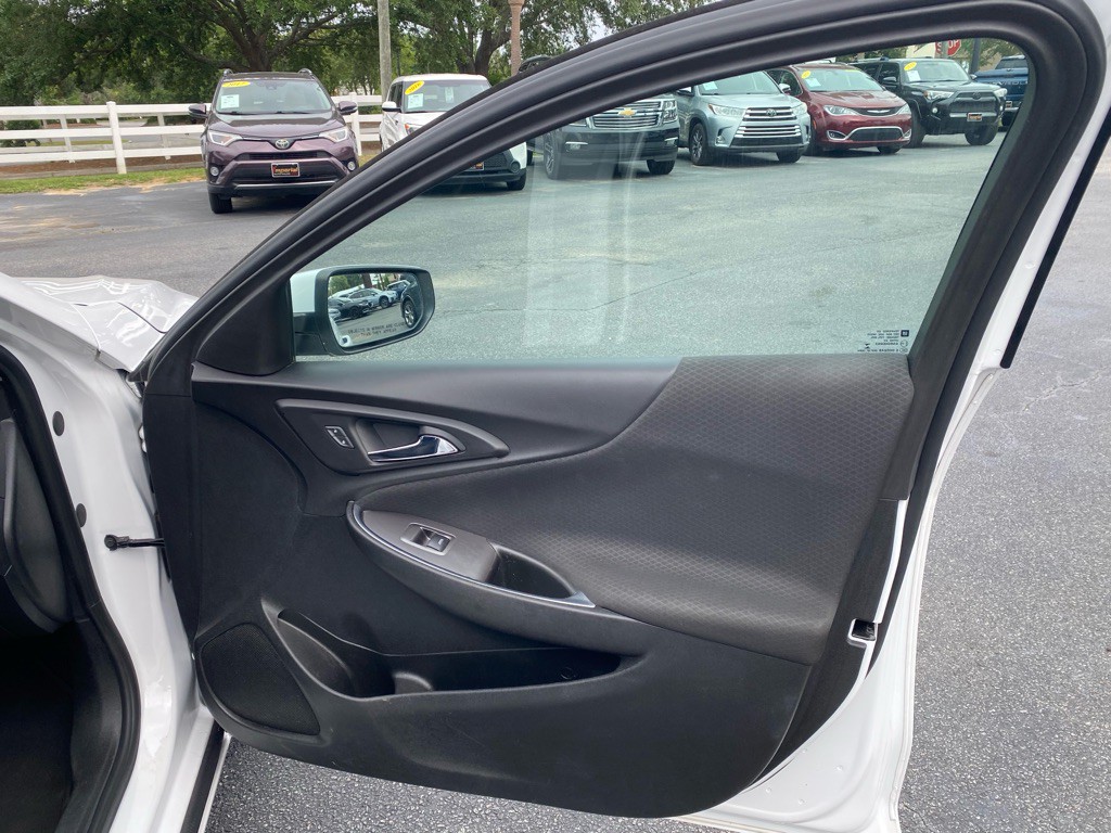 2020 Chevrolet Malibu Image 38