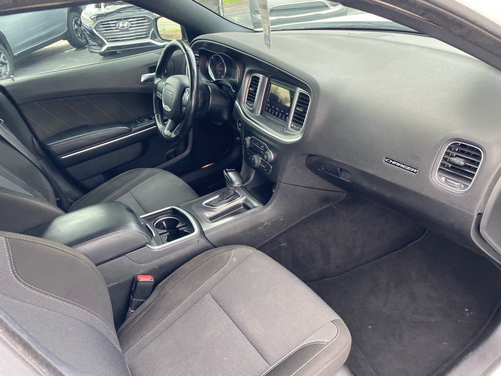 2020 Dodge Charger Image 38