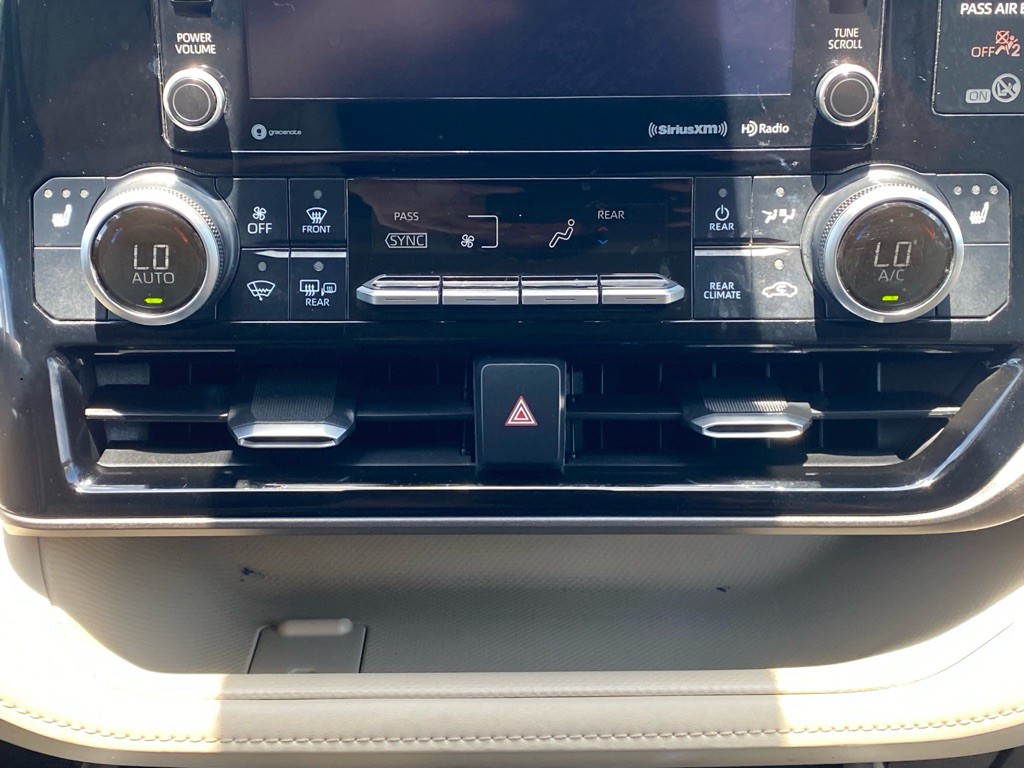 2020 Toyota Highlander Image 25