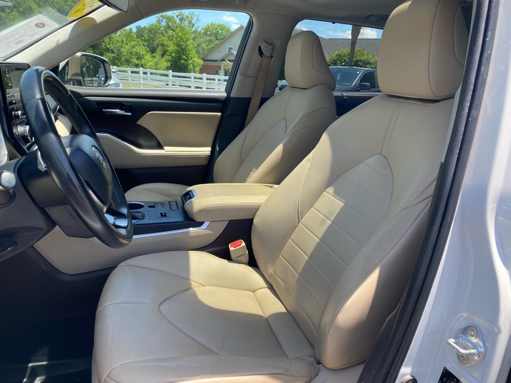 2020 Toyota Highlander Image 36