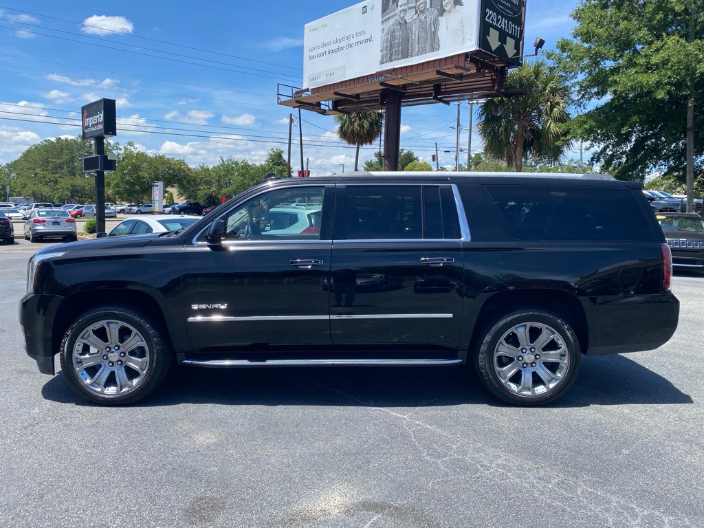 2017 GMC Yukon Image 3