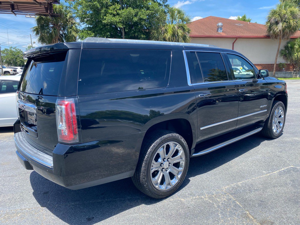 2017 GMC Yukon Image 7