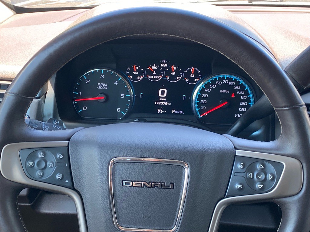 2017 GMC Yukon Image 17