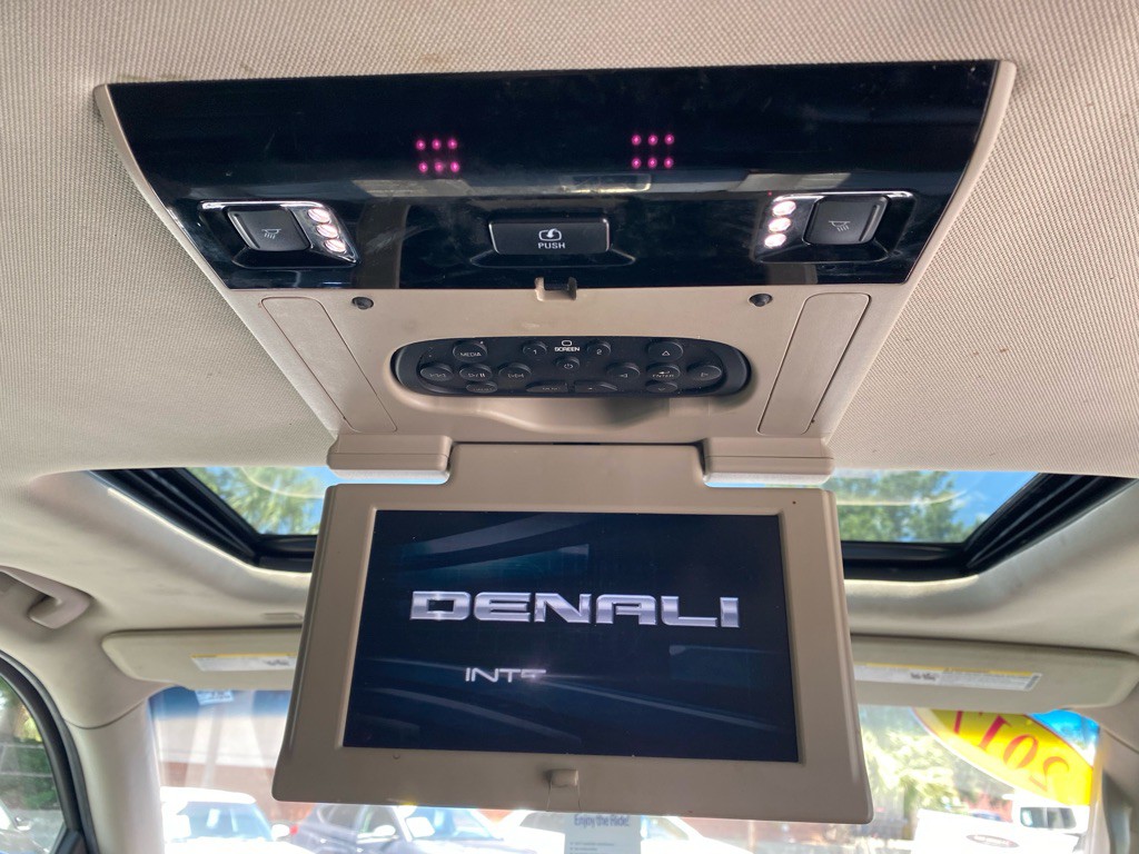2017 GMC Yukon Image 57