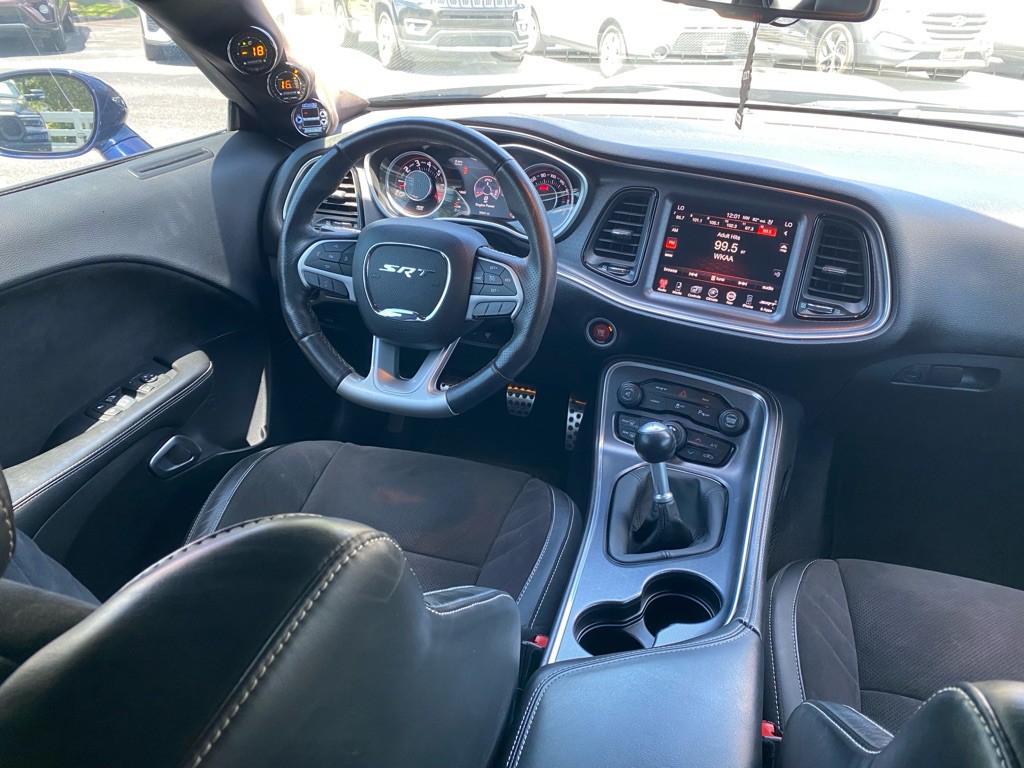 2015 Dodge Challenger Image 15