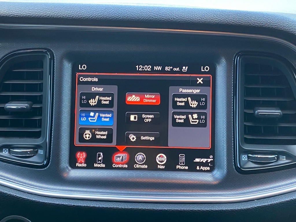 2015 Dodge Challenger Image 20