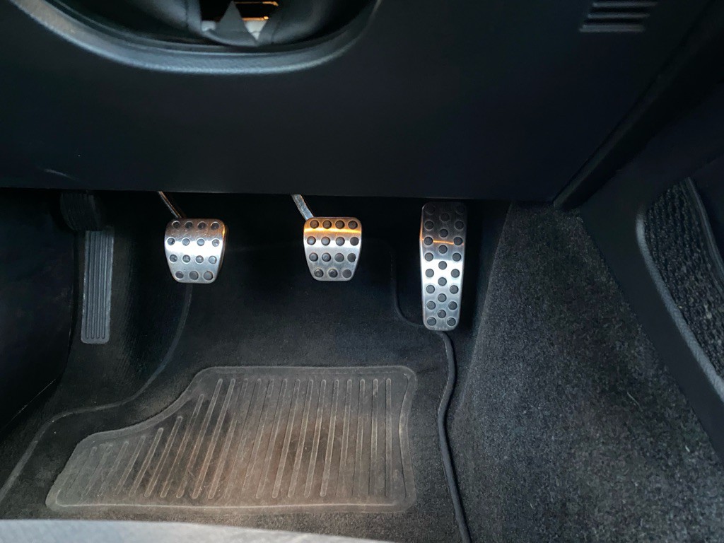 2015 Dodge Challenger Image 27