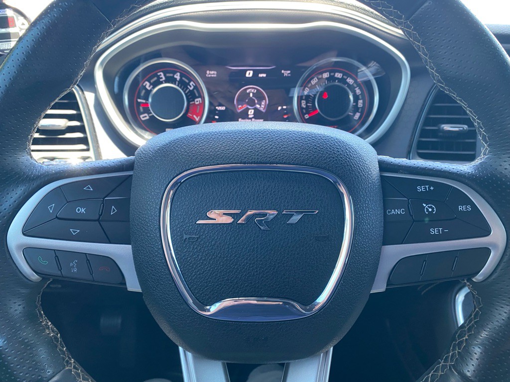 2015 Dodge Challenger Image 39