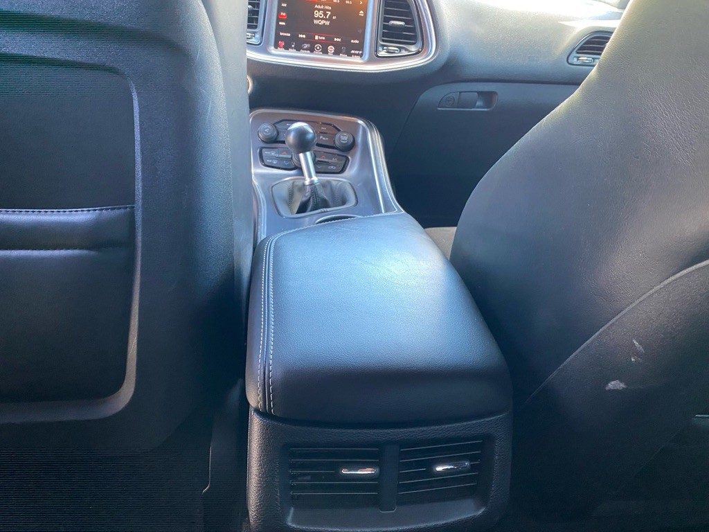 2015 Dodge Challenger Image 55