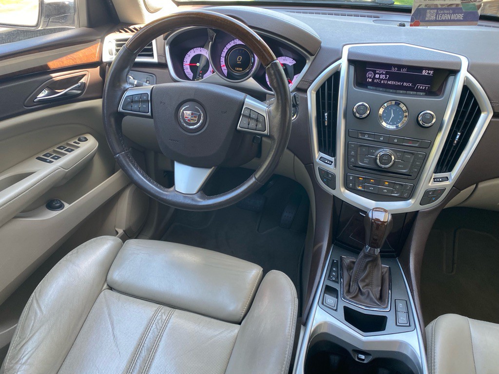 2011 Cadillac SRX Image 18